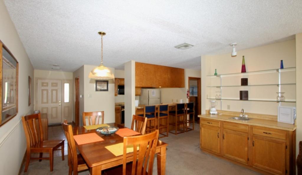 Emerald Isle Resort Hot Springs Room photo